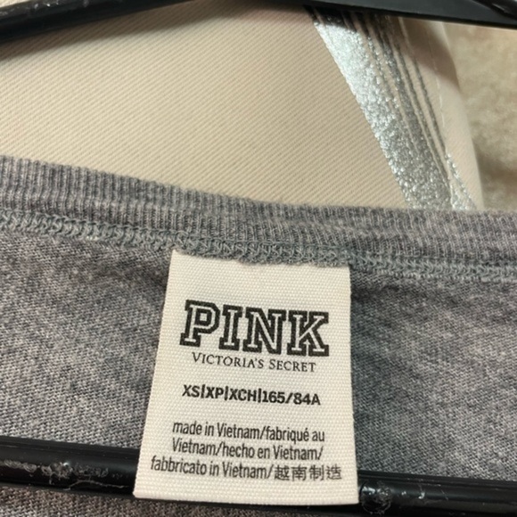 Victoria’s Secret PINK Gray 3/4 Sleeve Top Size XS - Picture 3 of 7